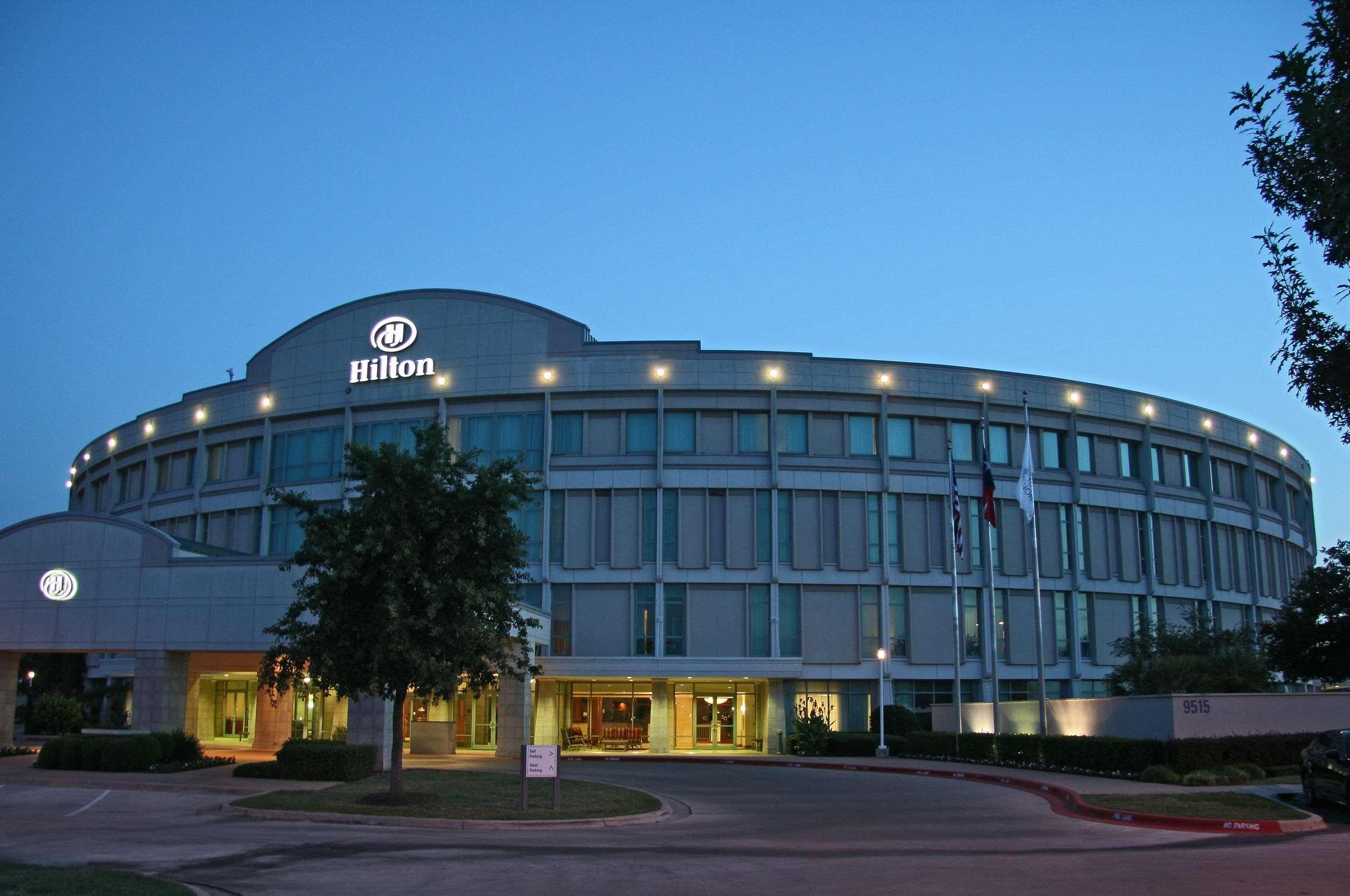 Hotel Hilton Austin Airport Exterior foto